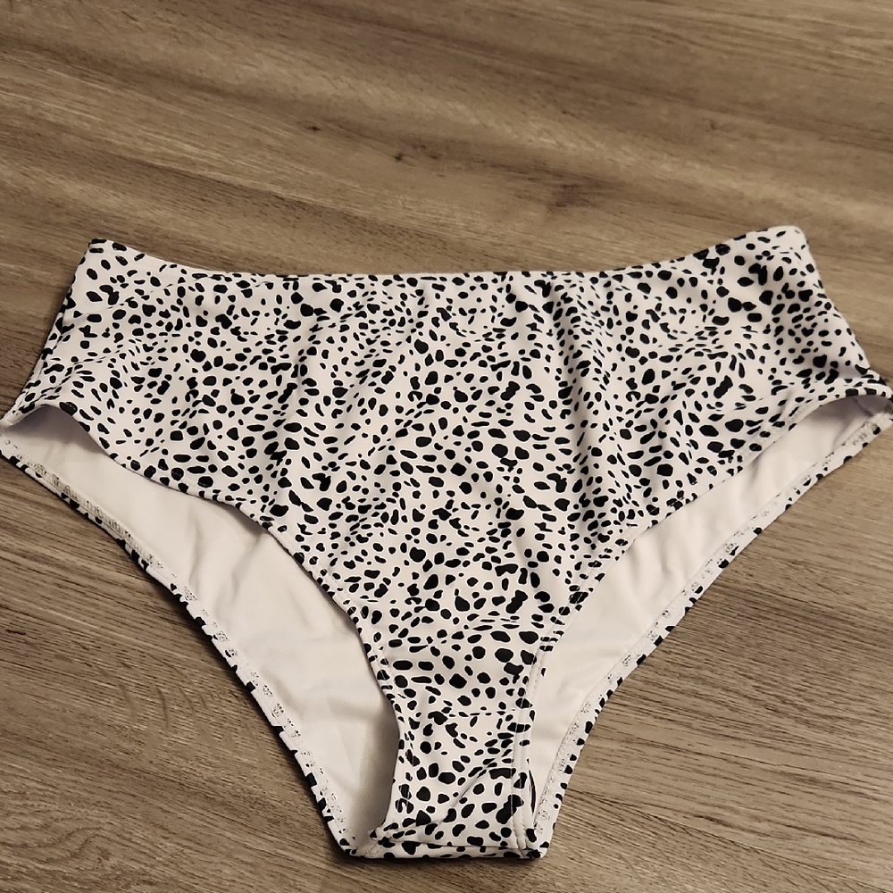 🐻 New Black and White Polka Dot Bikini Bottoms